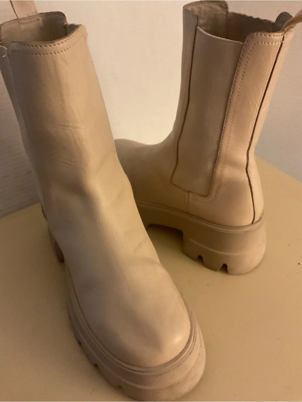 Thursday women crème leather platform Chelsea heel boots US 7.5